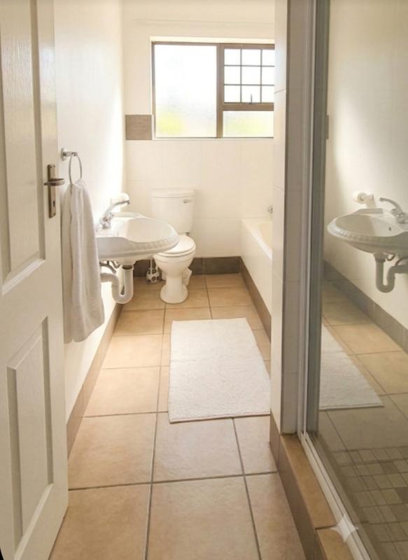 4 Bedroom Property for Sale in Hartenbos Heuwels Western Cape